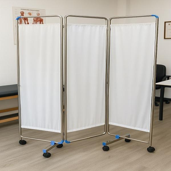 Biombo médico de 3 hojas con ruedas.